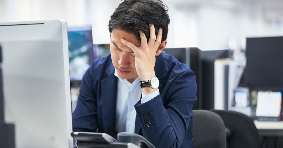 reasons-for-job-hate-and-dissatisfaction-stressed-employee